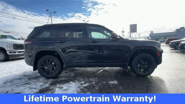 new 2025 Jeep Grand Cherokee car, priced at $43,205