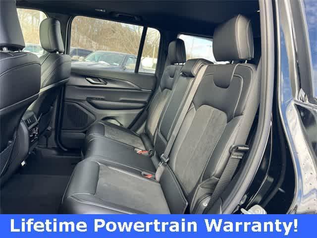 new 2025 Jeep Grand Cherokee car, priced at $43,205