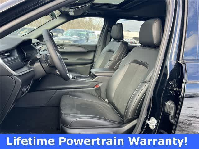 new 2025 Jeep Grand Cherokee car, priced at $43,205