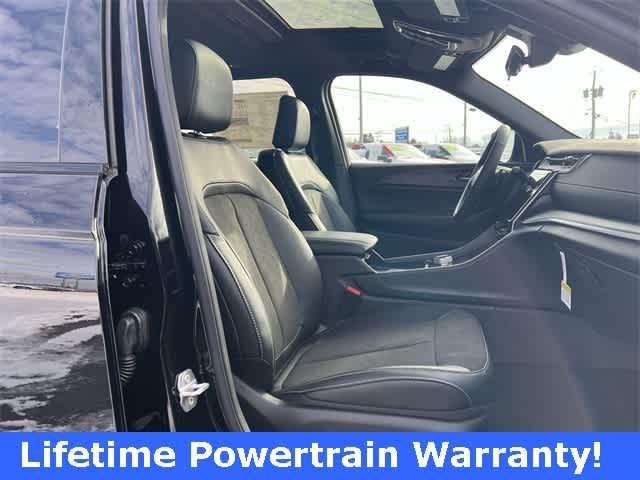 new 2025 Jeep Grand Cherokee car, priced at $43,205