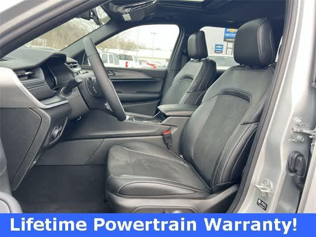 new 2025 Jeep Grand Cherokee car, priced at $43,380