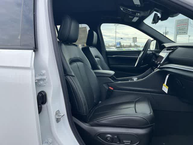 new 2026 Jeep Grand Cherokee car, priced at $51,055