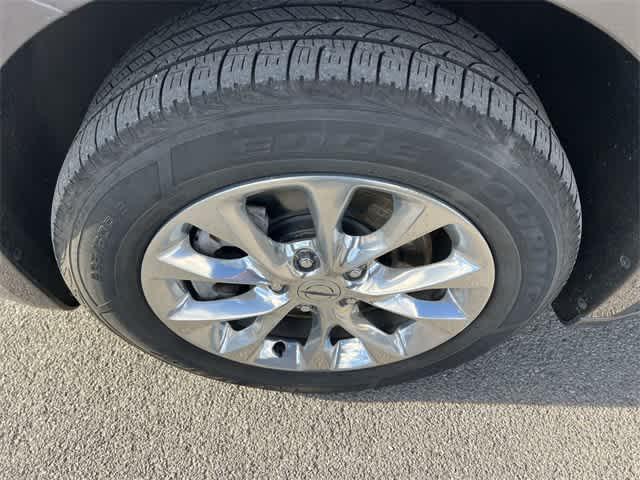 used 2021 Chrysler Pacifica car, priced at $24,976