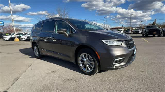 used 2021 Chrysler Pacifica car, priced at $24,976