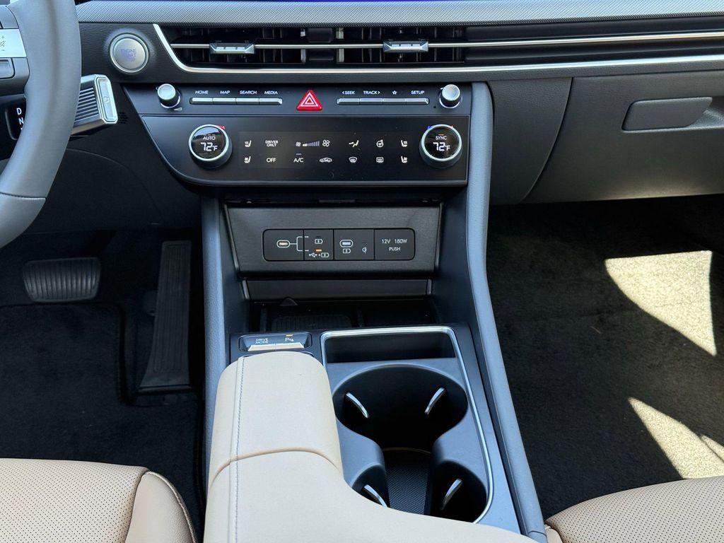 new 2025 Hyundai Sonata Hybrid car, priced at $37,622