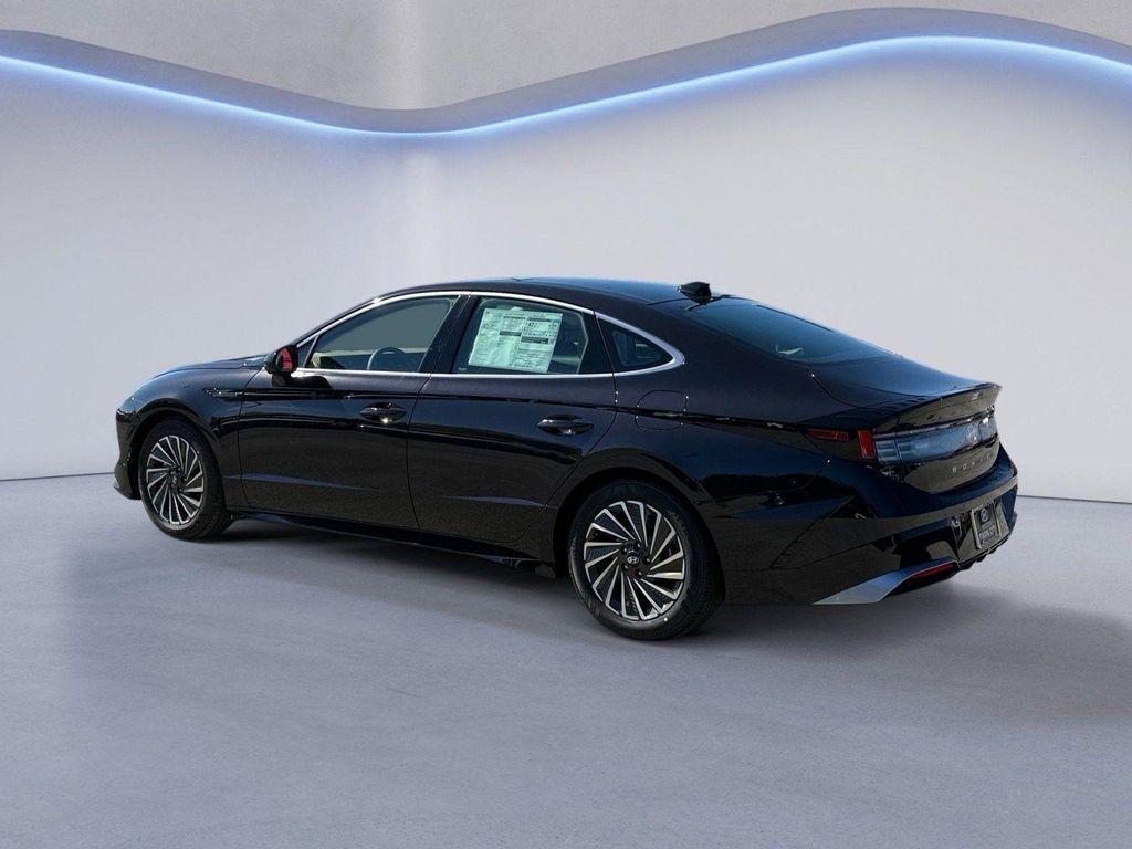 new 2025 Hyundai Sonata Hybrid car, priced at $37,622