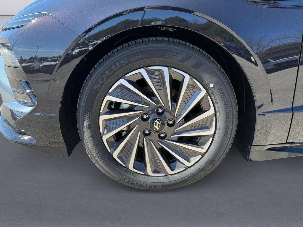 new 2025 Hyundai Sonata Hybrid car, priced at $37,622