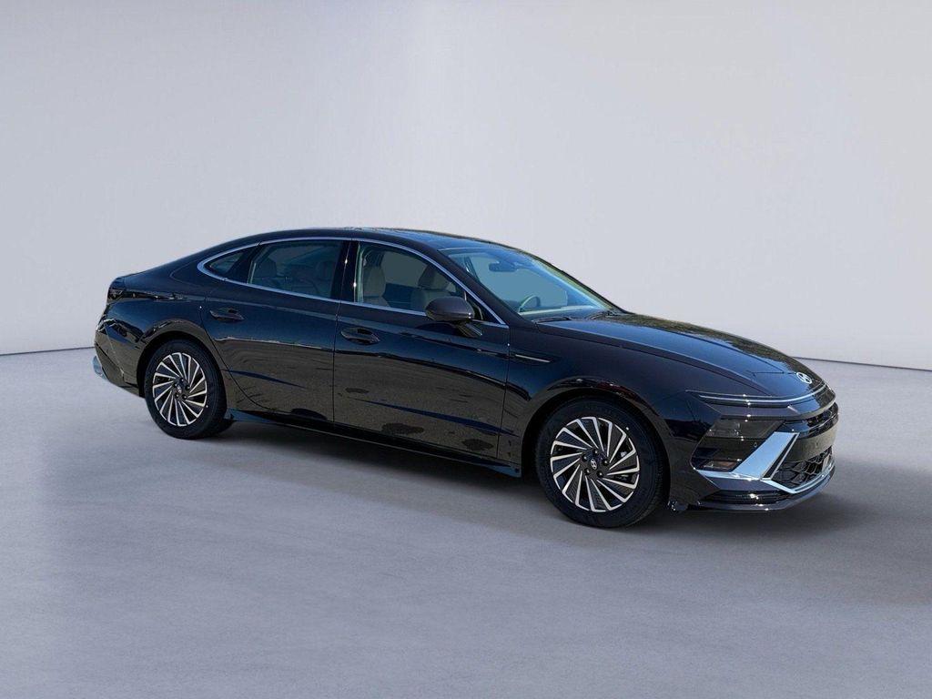 new 2025 Hyundai Sonata Hybrid car, priced at $37,622