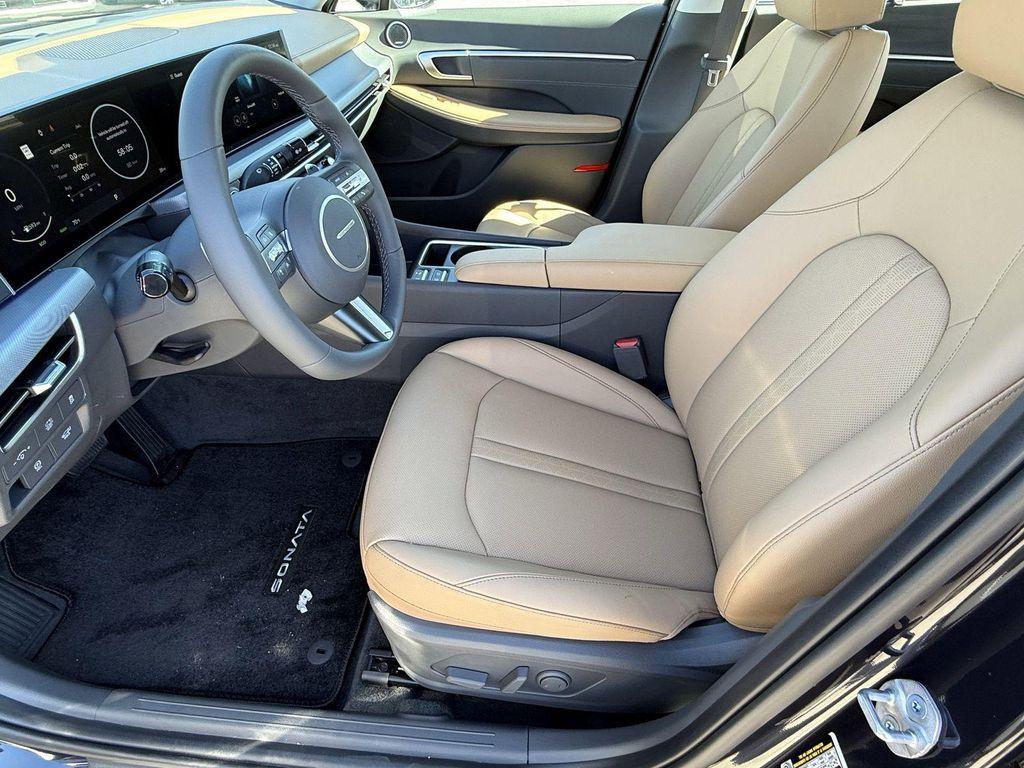 new 2025 Hyundai Sonata Hybrid car, priced at $37,622