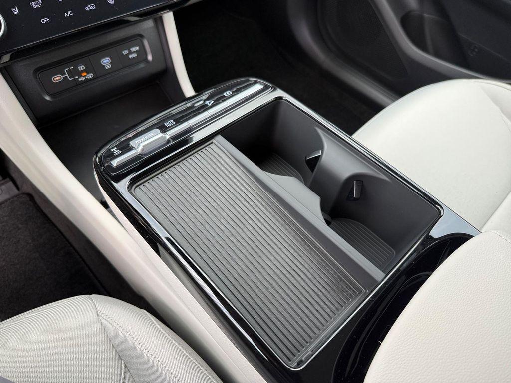 new 2026 Hyundai TUCSON Hybrid car, priced at $35,766