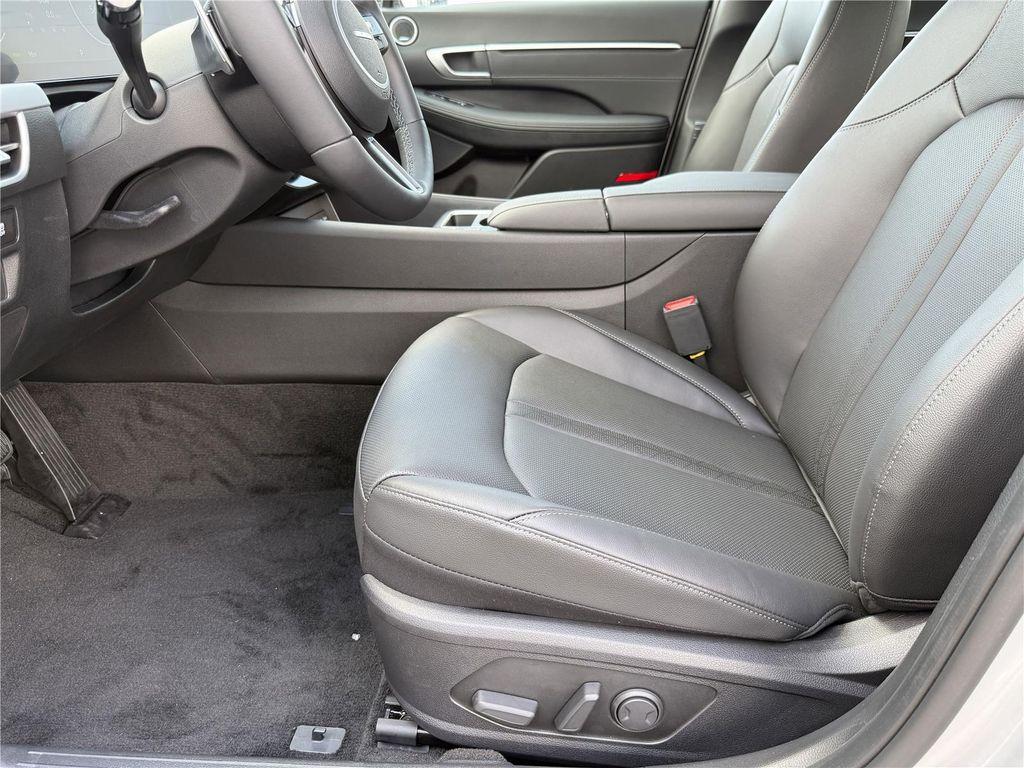 new 2025 Hyundai Sonata Hybrid car, priced at $37,743