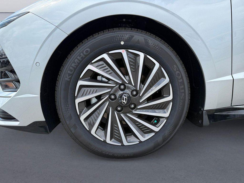 new 2025 Hyundai Sonata Hybrid car, priced at $37,743