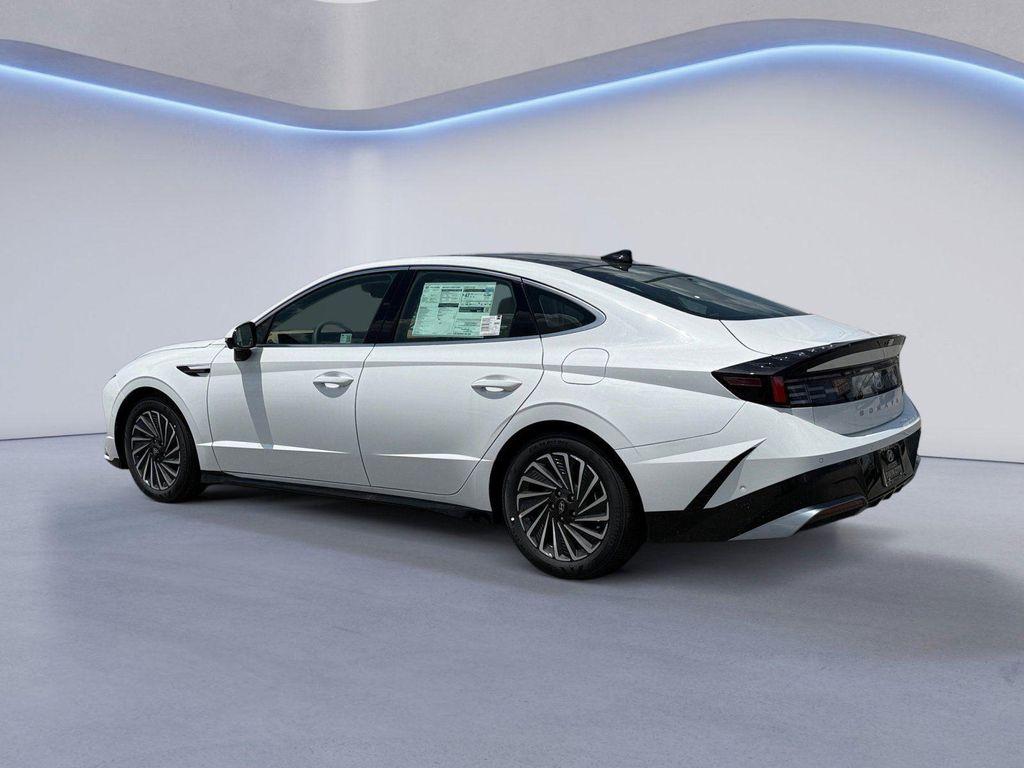 new 2025 Hyundai Sonata Hybrid car, priced at $38,087