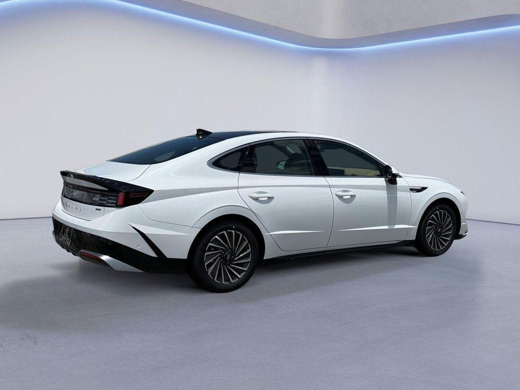 new 2025 Hyundai Sonata Hybrid car, priced at $38,087