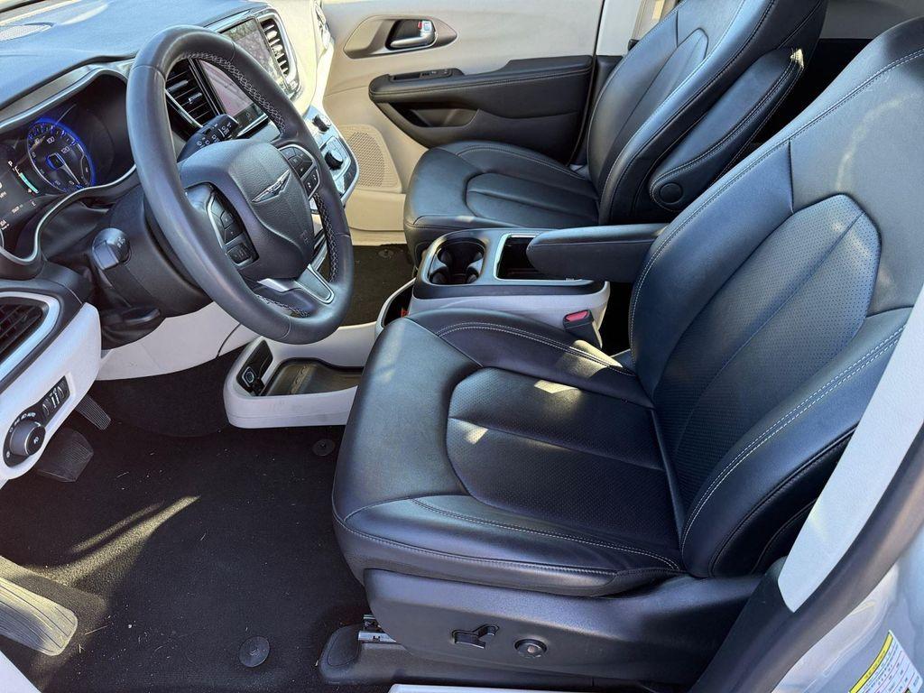 used 2024 Chrysler Pacifica car, priced at $31,994