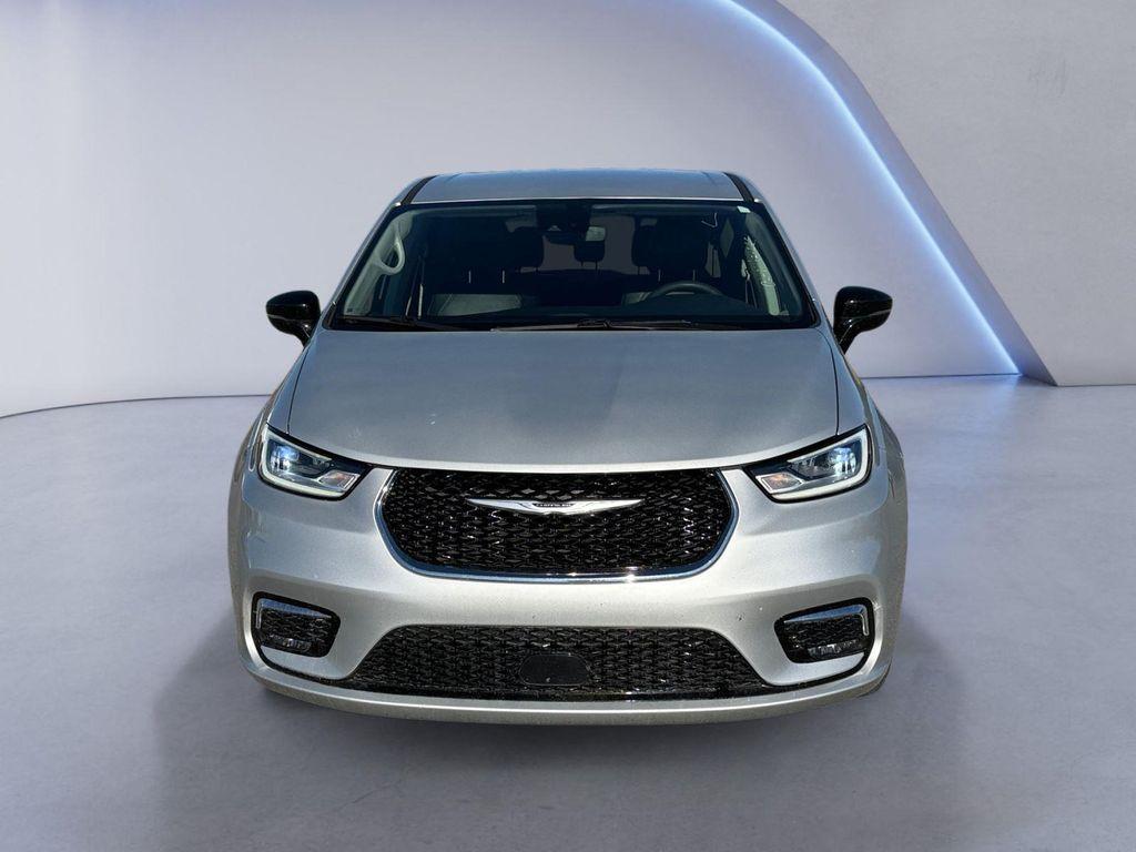 used 2024 Chrysler Pacifica car, priced at $31,994