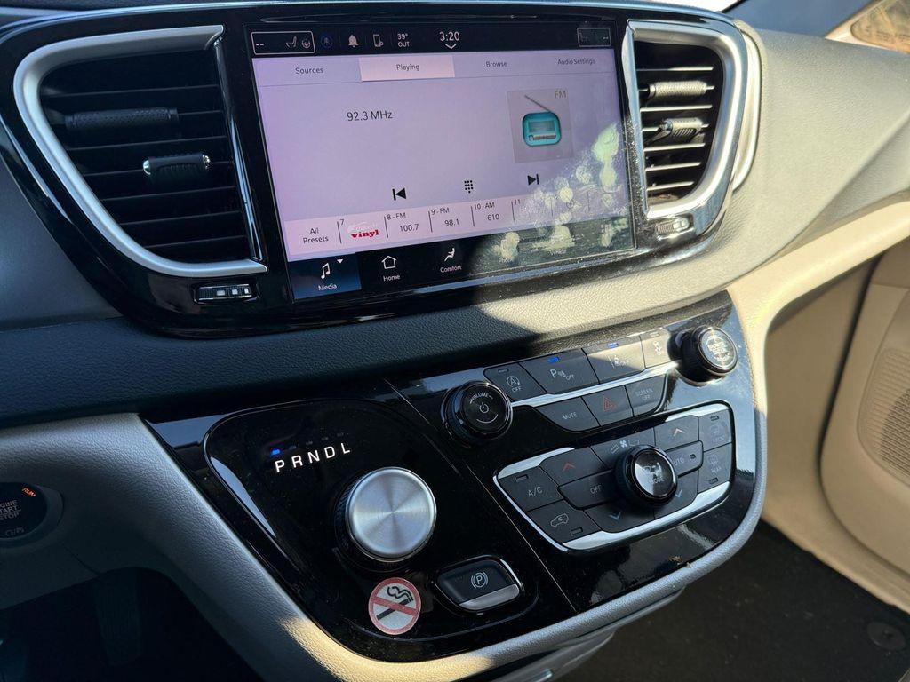 used 2024 Chrysler Pacifica car, priced at $31,994