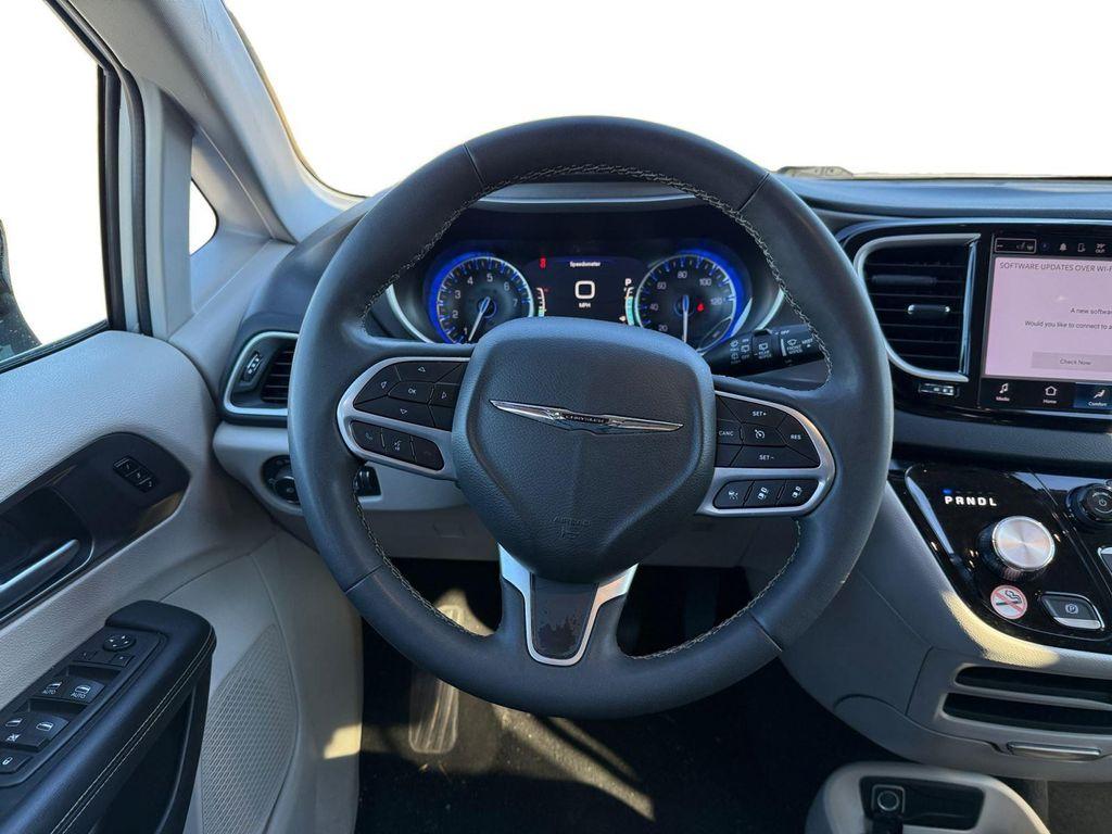 used 2024 Chrysler Pacifica car, priced at $31,994