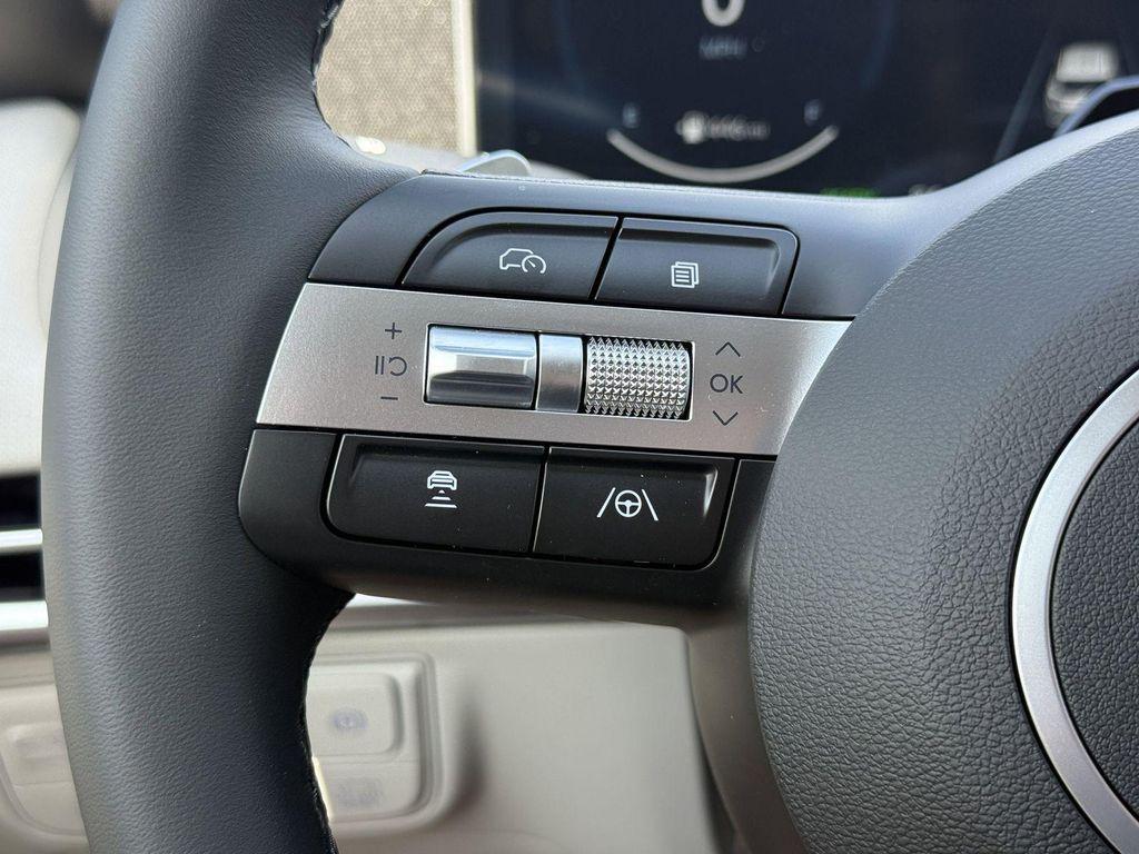 new 2025 Hyundai TUCSON Hybrid car, priced at $38,420