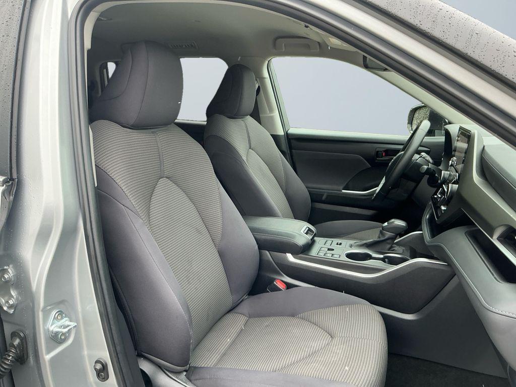used 2024 Toyota Highlander car, priced at $30,500