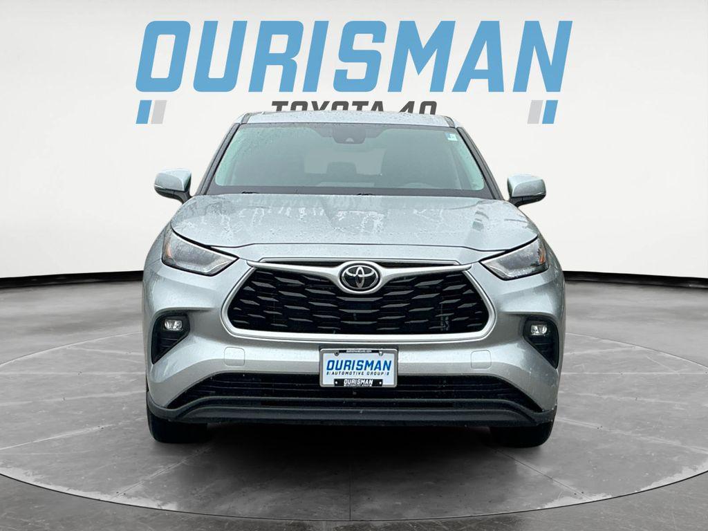 used 2024 Toyota Highlander car, priced at $30,500