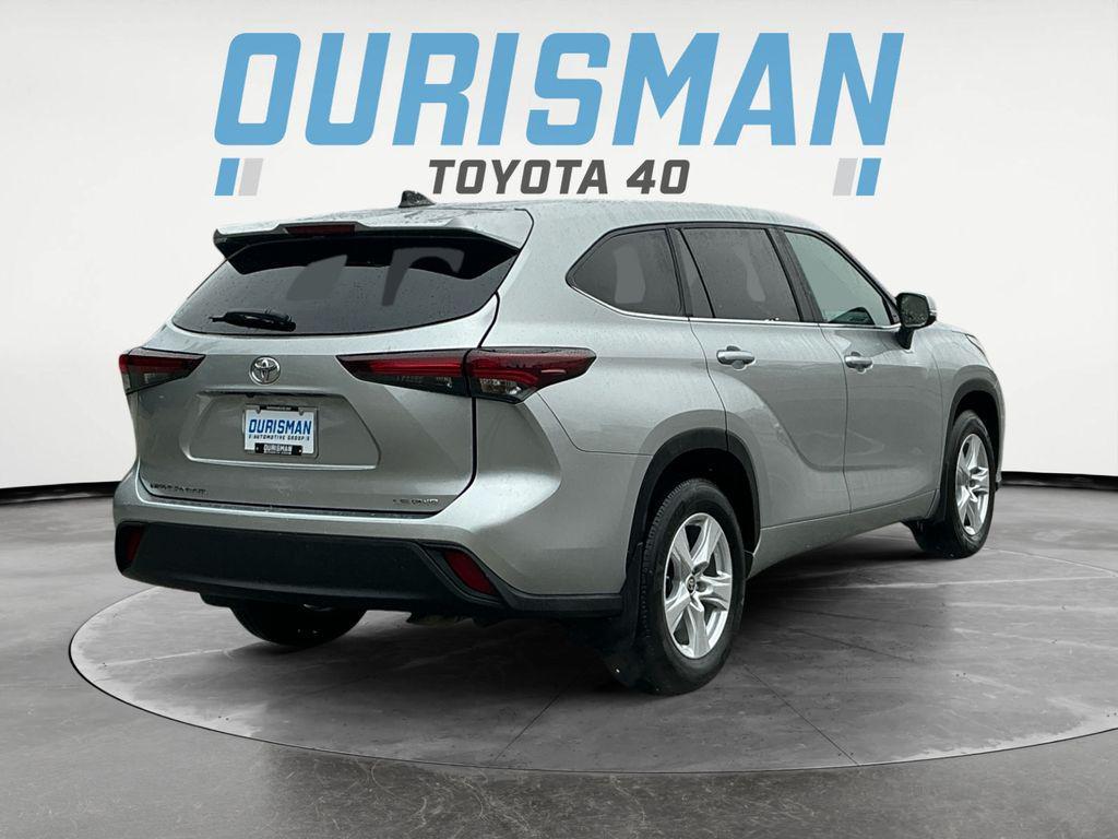 used 2024 Toyota Highlander car, priced at $30,500