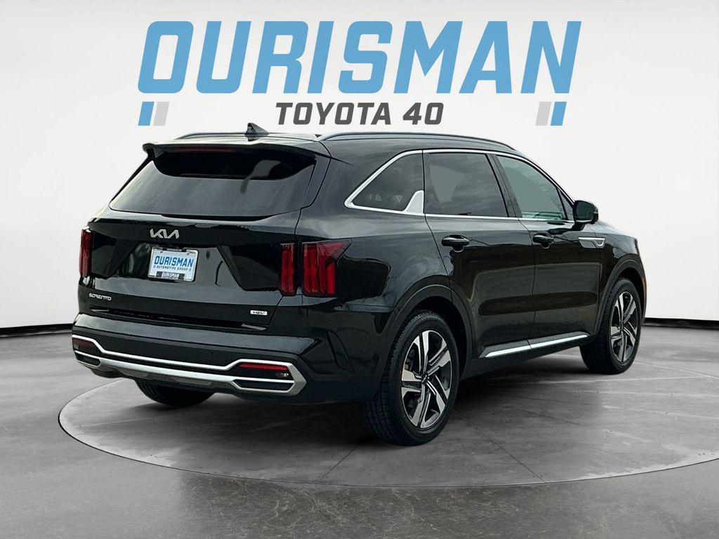 used 2023 Kia Sorento Hybrid car, priced at $27,500