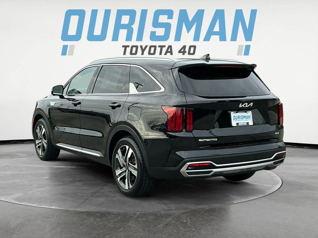 used 2023 Kia Sorento Hybrid car, priced at $27,500