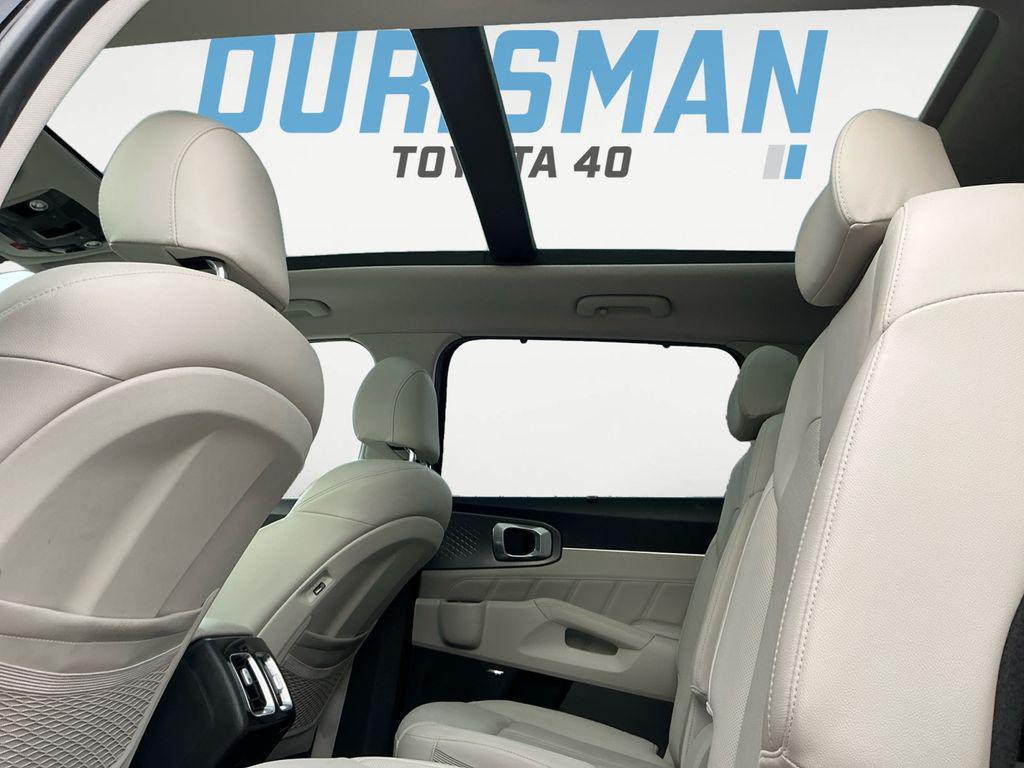 used 2023 Kia Sorento Hybrid car, priced at $27,500