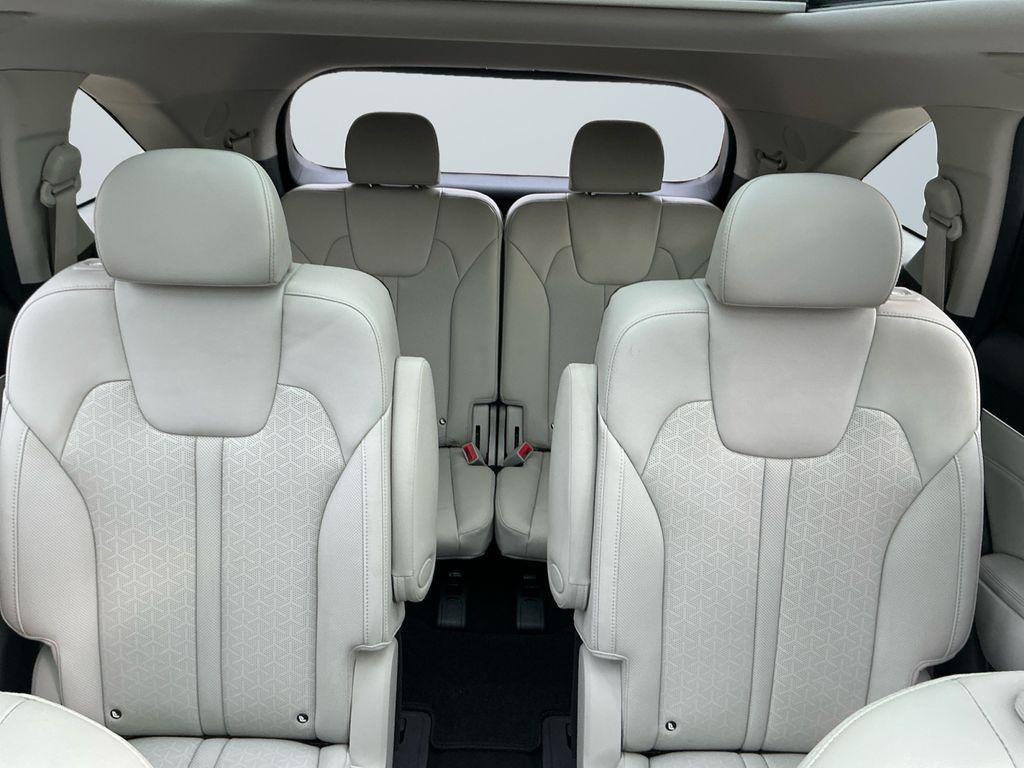 used 2023 Kia Sorento Hybrid car, priced at $27,500