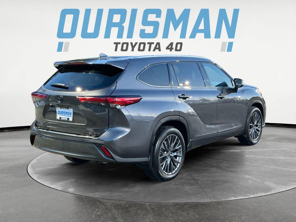 used 2021 Toyota Highlander car, priced at $37,000