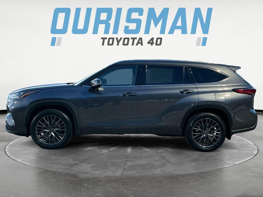 used 2021 Toyota Highlander car, priced at $37,000