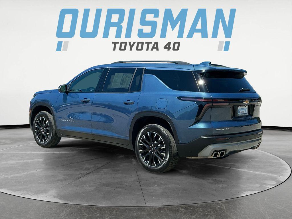 used 2025 Chevrolet Traverse car, priced at $37,244
