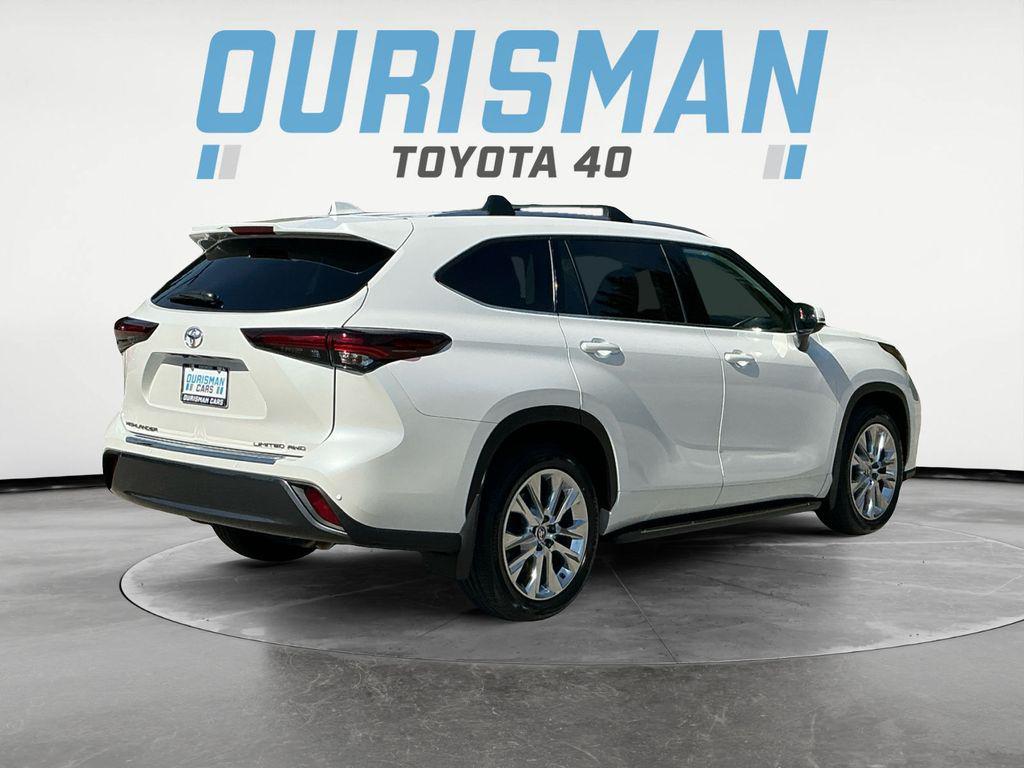 used 2024 Toyota Highlander car, priced at $42,577