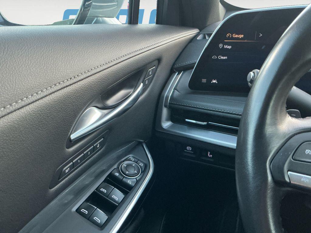 used 2024 Cadillac XT4 car, priced at $27,500