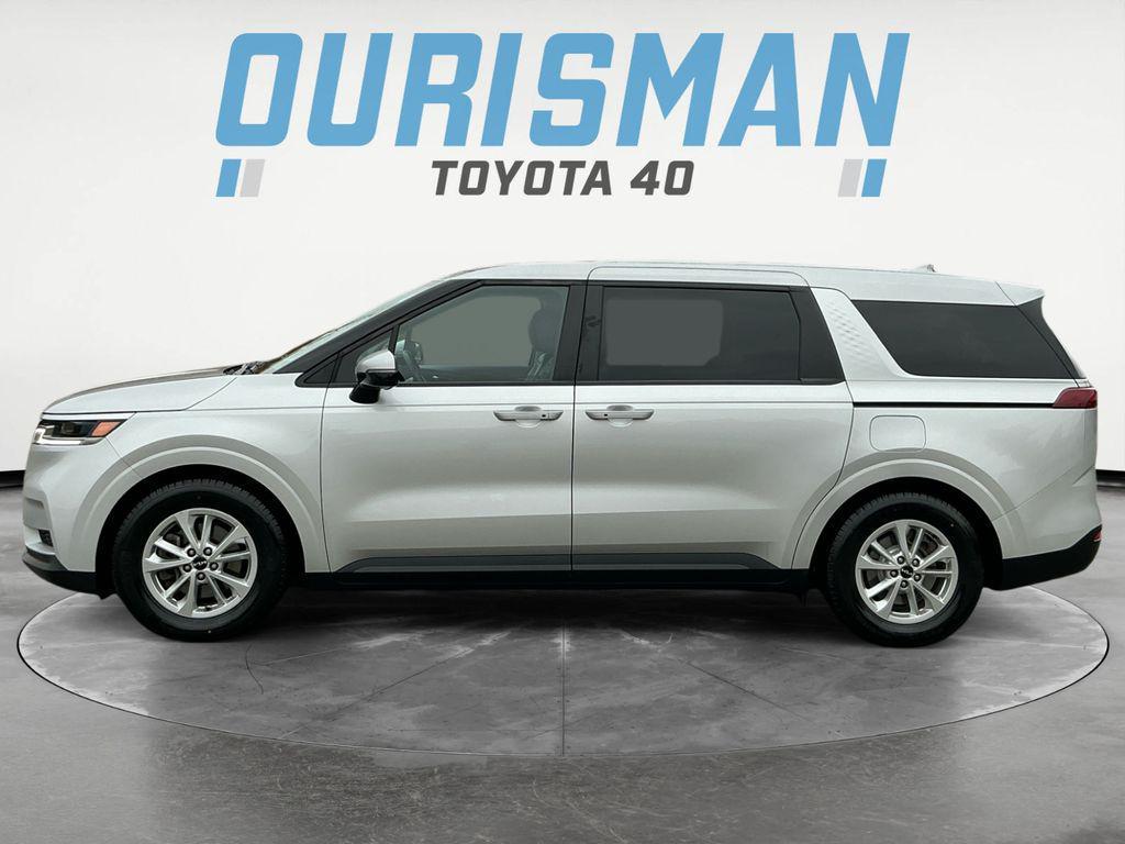 used 2023 Kia Carnival car, priced at $28,500
