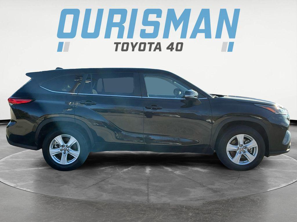 used 2023 Toyota Highlander car, priced at $27,500