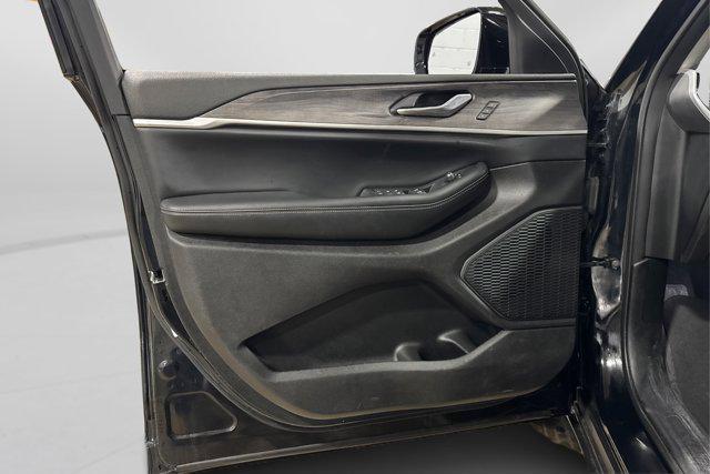 used 2023 Jeep Grand Cherokee car, priced at $29,995