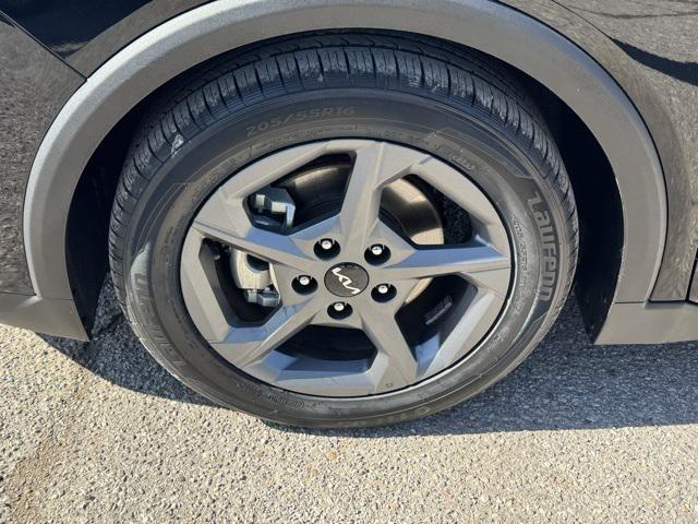 used 2025 Kia K4 car, priced at $21,900