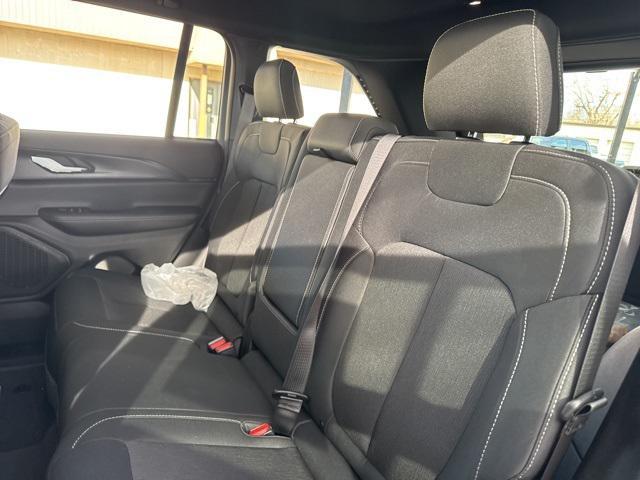 new 2025 Jeep Grand Cherokee car, priced at $30,425