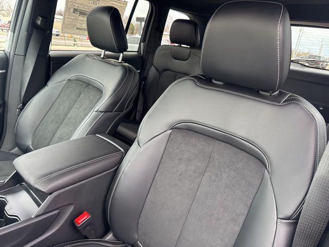 new 2026 Jeep Grand Cherokee car, priced at $38,189