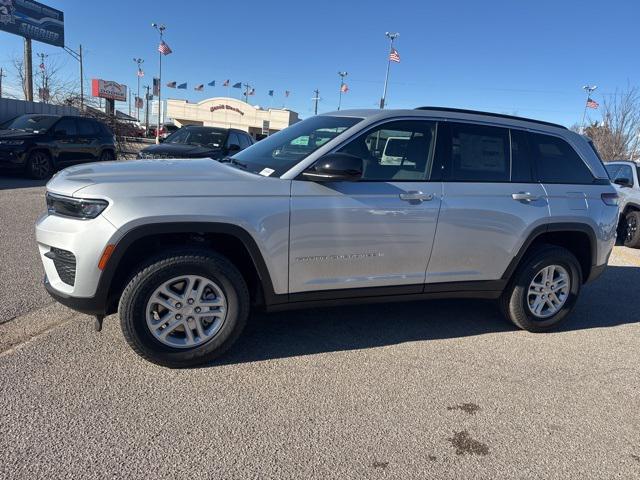 new 2025 Jeep Grand Cherokee car, priced at $30,425