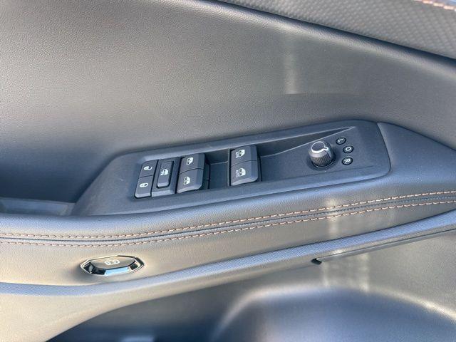 new 2026 Jeep Cherokee car, priced at $38,495