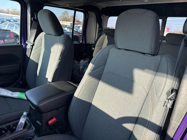 new 2026 Jeep Gladiator car, priced at $41,990