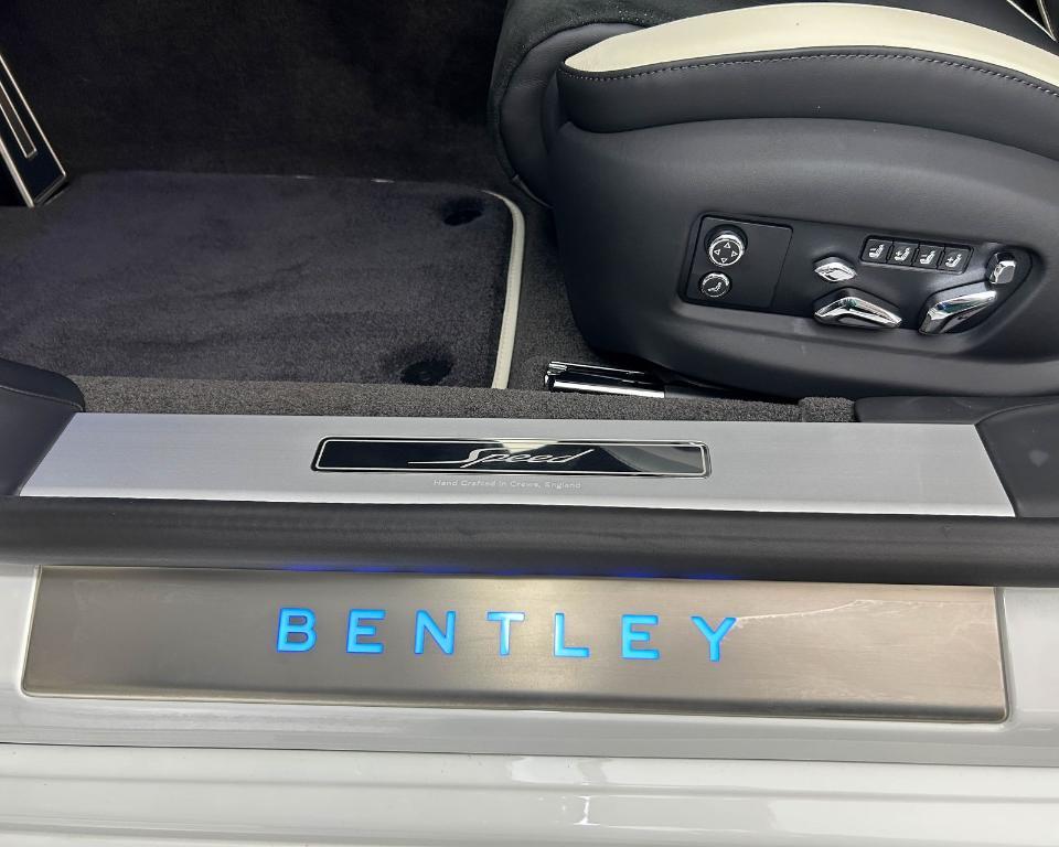 new 2026 Bentley Flying Spur car, priced at $363,440