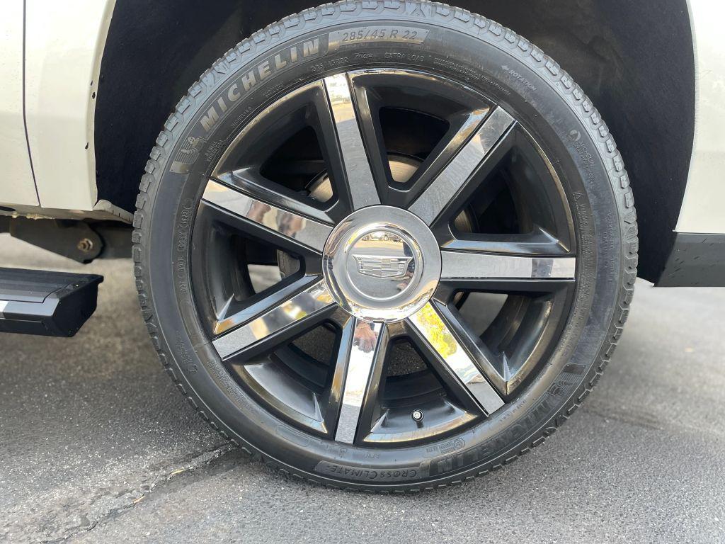 used 2015 Cadillac Escalade ESV car, priced at $24,995