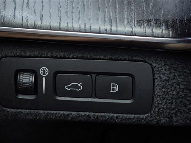 used 2021 Volvo XC90 Recharge Plug-In Hybrid car, priced at $25,994