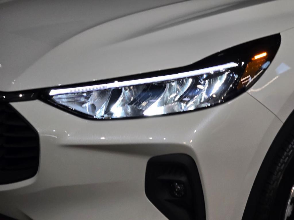 new 2026 Ford Escape car, priced at $27,885