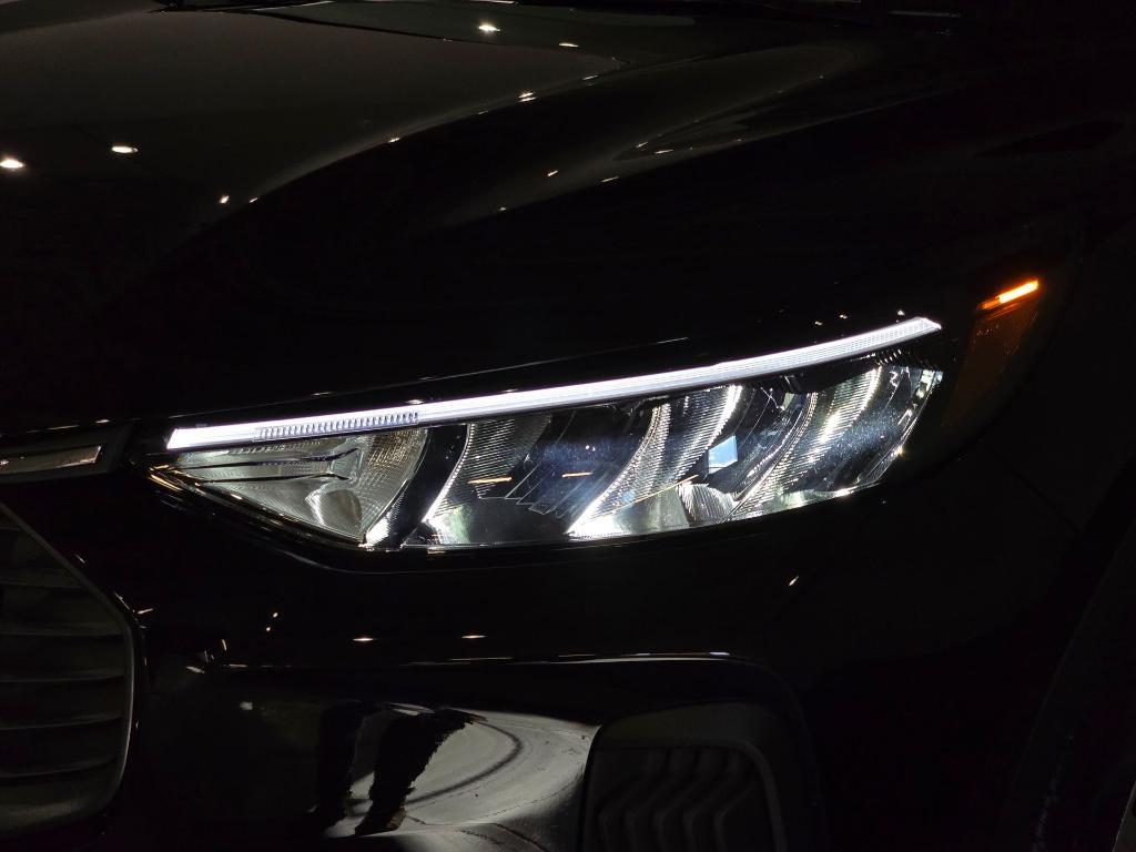 used 2025 Ford Escape car, priced at $25,111