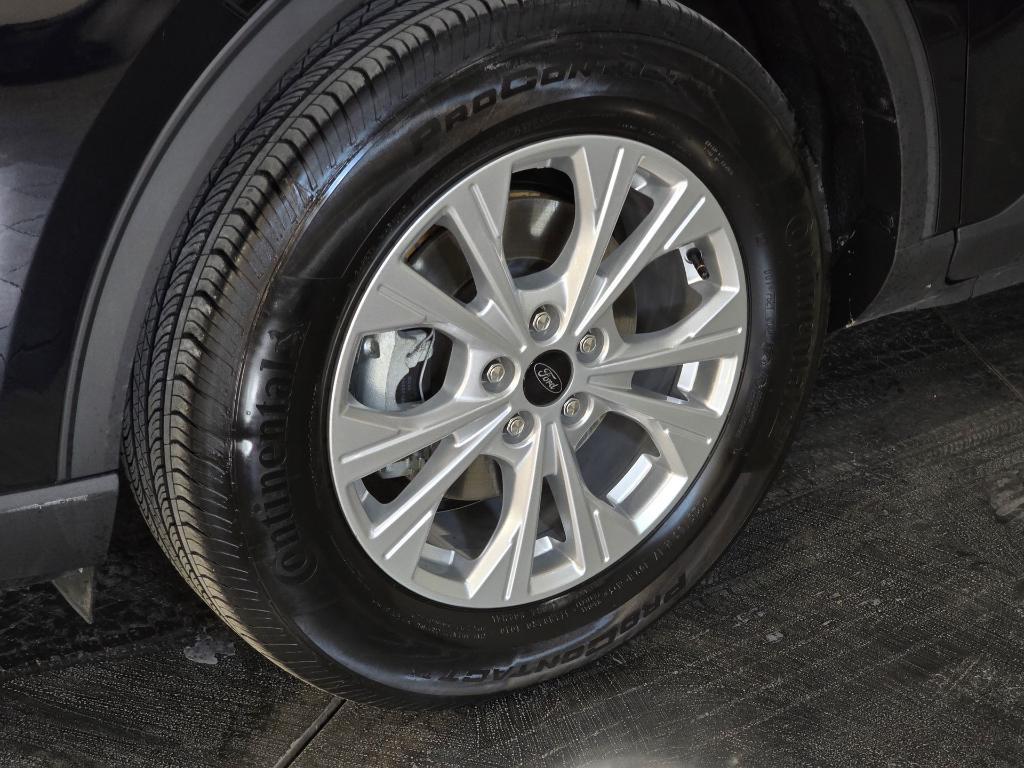 used 2025 Ford Escape car, priced at $25,111